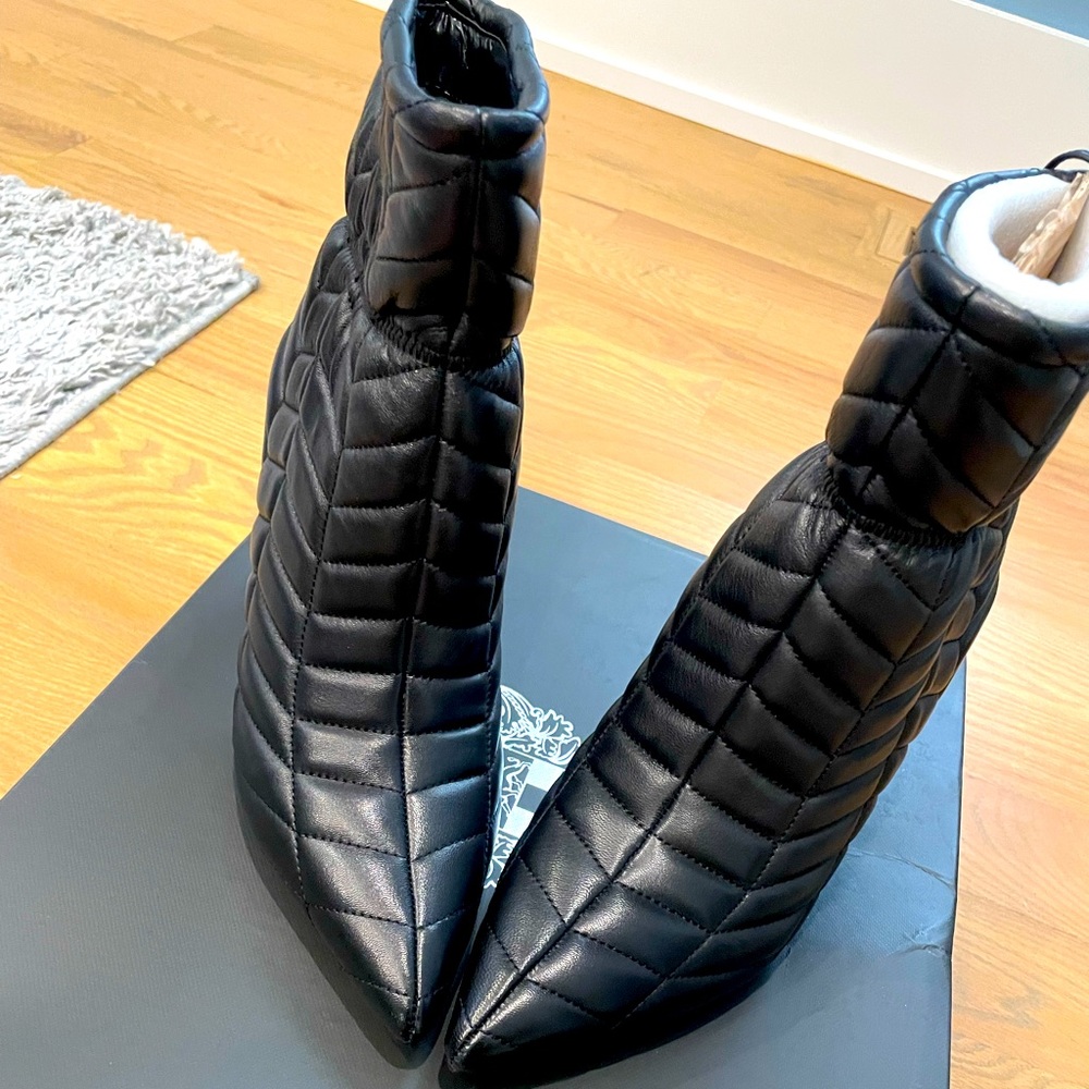 Vince Camuto Booties 8.5